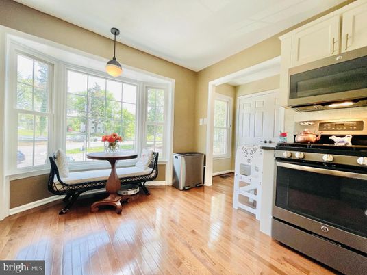 Dining room, Interior, Kitchen, Pendant Lights, Stainless Steel Appliances, Wood Texture Flooring