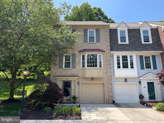 Attached, Exterior, Facade, Brick Facade, Rowhouse