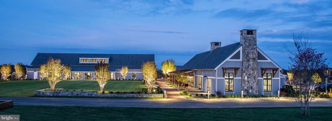 Backyard, Exterior, Facade, Farmhouse