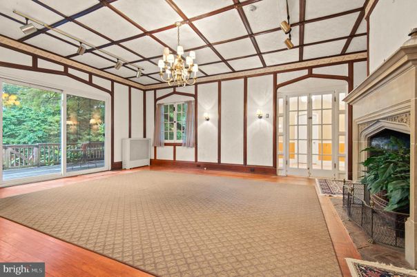 Chandelier, Empty room, Interior, Wood Texture Flooring