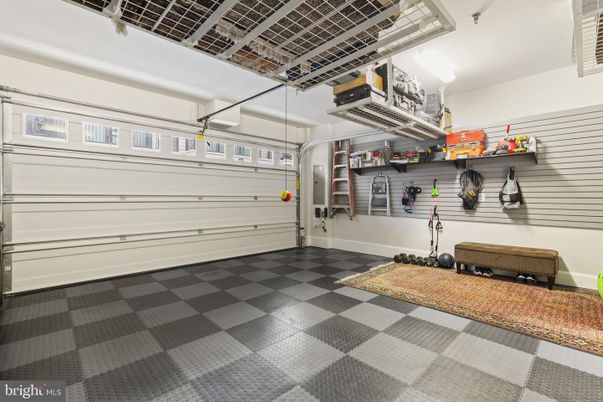 Garage, Interior