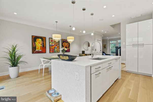 Dining room, Interior, Kitchen, Pendant Lights, Recessed Lighting, Wood Texture Flooring