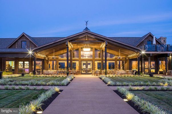 Exterior, Facade, Log Home