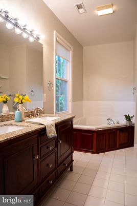 Bathroom, Dual Sink Vanities, Interior