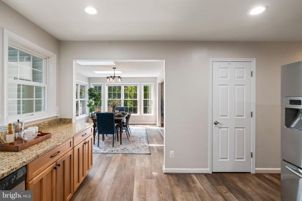 Chandelier, Dining room, Interior, Recessed Lighting, Wood Texture Flooring