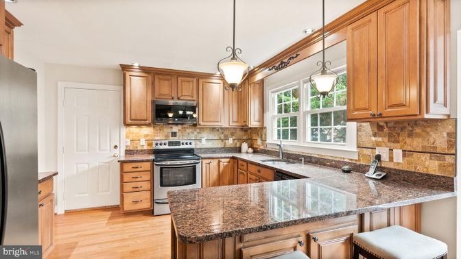 Interior, Kitchen, Pendant Lights, Recessed Lighting, Wood Texture Flooring