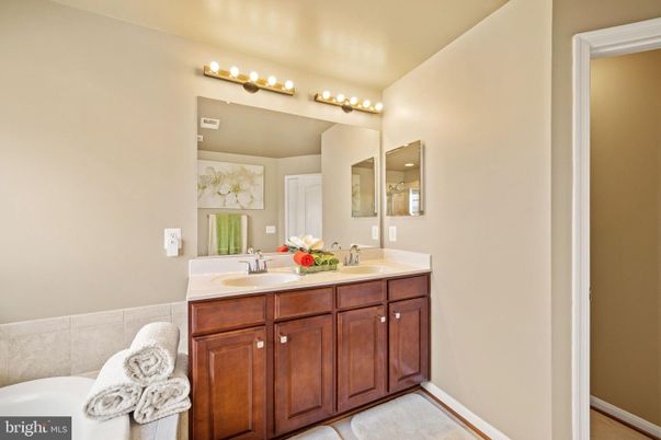 Bathroom, Dual Sink Vanities, Interior