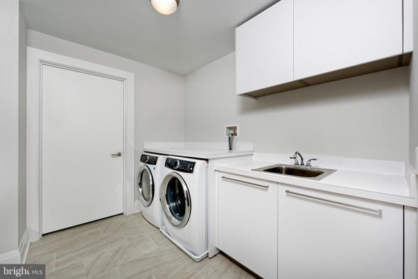 Interior, Washer