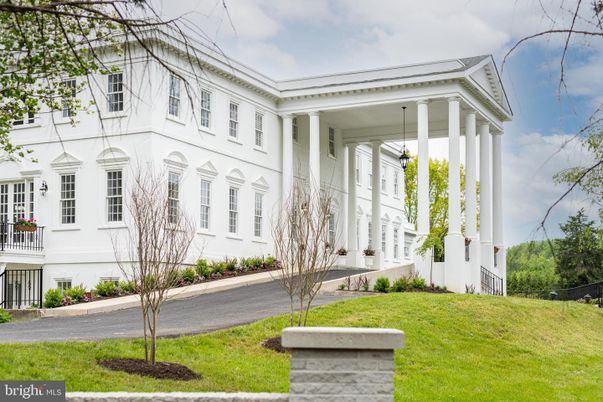 Exterior, Facade, Georgian