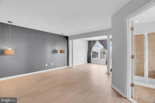 Empty room, Interior, Pendant Lights, Wood Texture Flooring