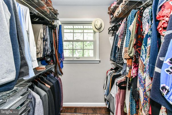 Interior, Walk-in Closets, Wood Texture Flooring