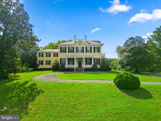 Backyard, Exterior, Facade, Georgian