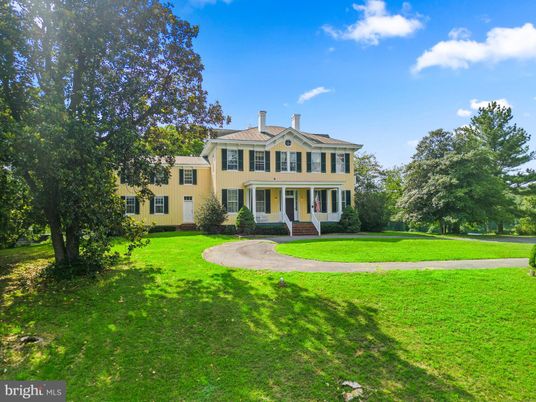 Backyard, Exterior, Facade, Georgian