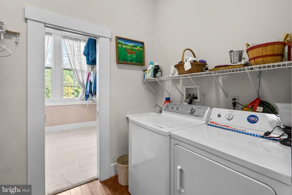 Interior, Utility Closets, Washer, Wood Texture Flooring