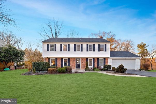 Attached, Exterior, Facade, Brick Facade, Georgian