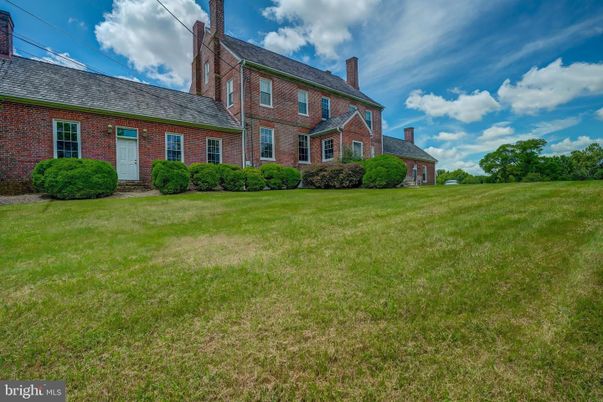 Backyard, Exterior, Facade, Brick Facade, Cape Cod