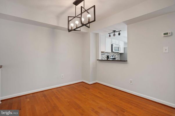 Empty room, Interior, Pendant Lights, Wood Texture Flooring