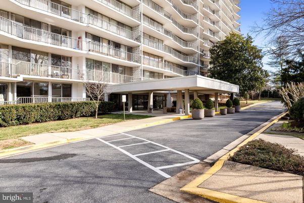 Exterior, Facade, Condo Building
