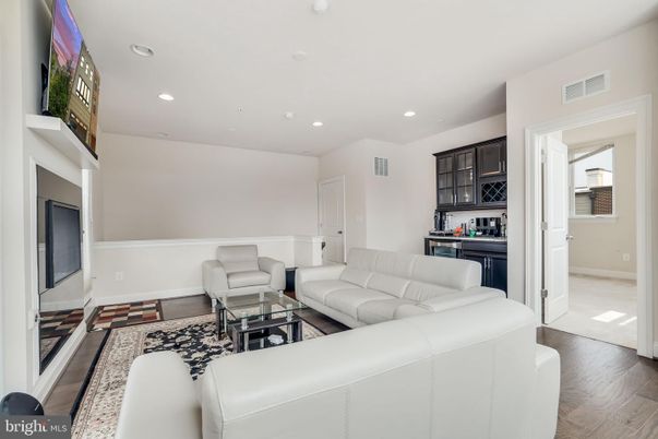 Interior, Kitchen, Living room, Recessed Lighting, Wood Texture Flooring