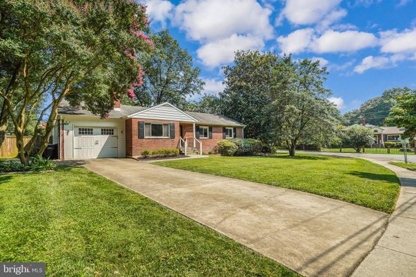 Attached, Exterior, Facade, Brick Facade, Ranch