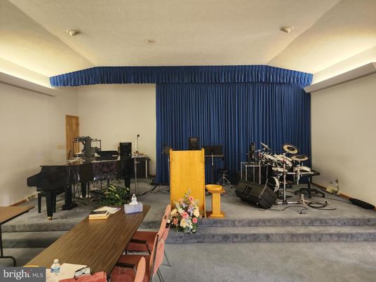 Interior, Piano, Recessed Lighting