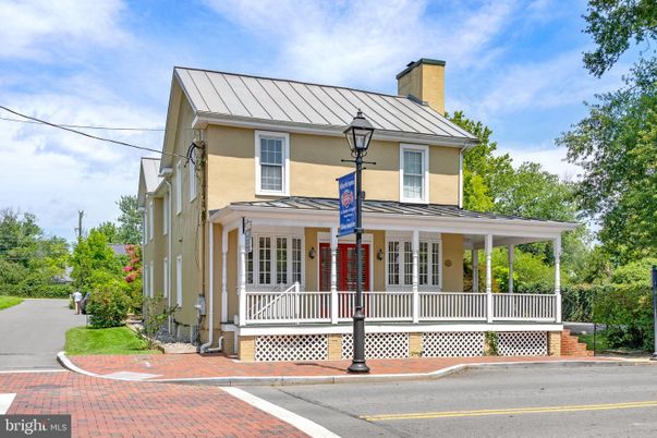 Exterior, Facade, Queen Anne Victorian