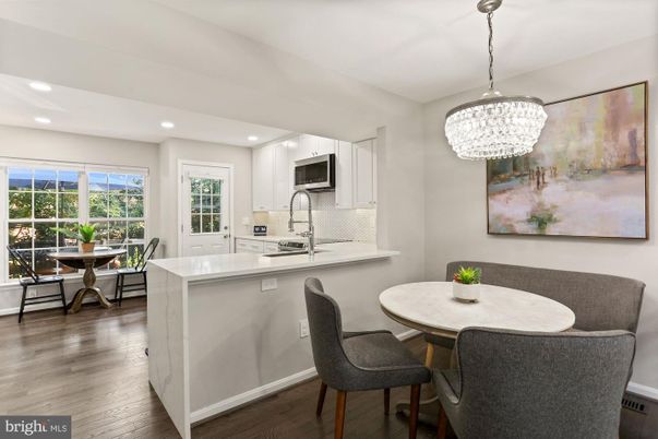 Chandelier, Dining room, Interior, Kitchen, Recessed Lighting, Wood Texture Flooring