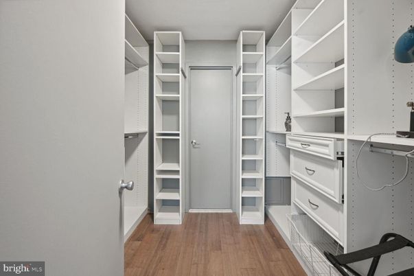 Interior, Walk-in Closets, Wood Texture Flooring