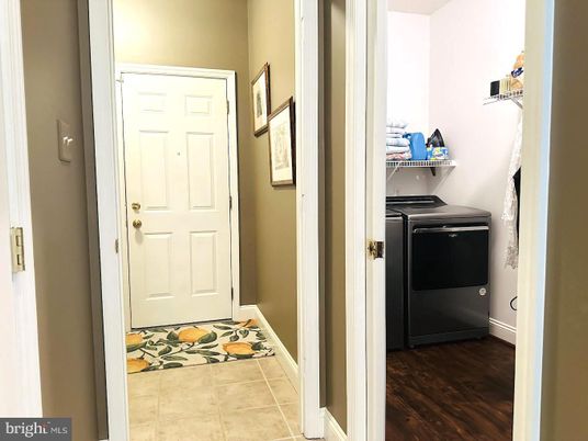Interior, Utility Closets, Washer, Wood Texture Flooring