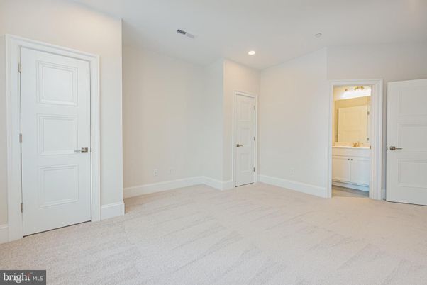 Bathroom, Empty room, Interior, Recessed Lighting