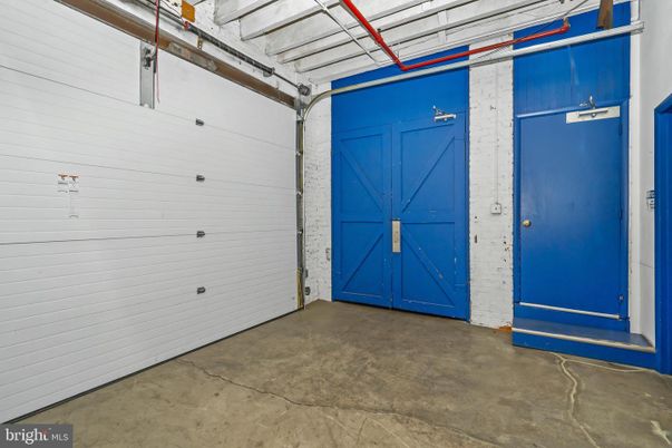Garage, Interior
