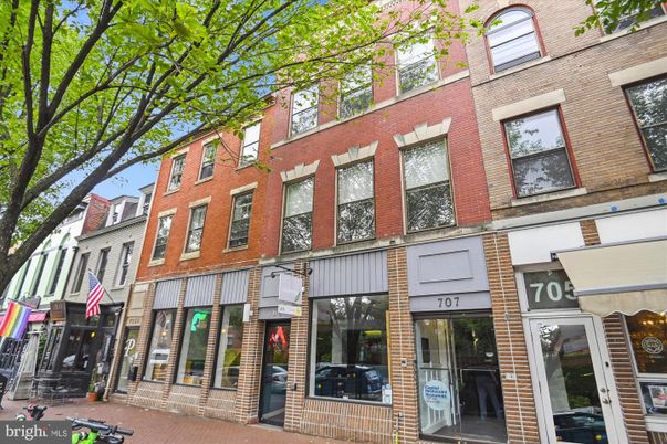Exterior, Facade, Brick Facade, Rowhouse