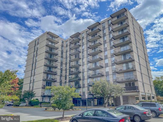 Exterior, Facade, Condo Building