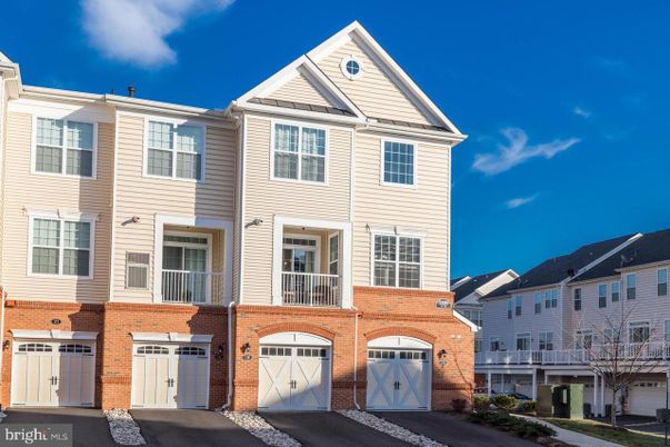 Attached, Exterior, Facade, Brick Facade, Rowhouse
