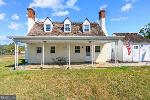 Backyard, Exterior, Facade, Cape Cod