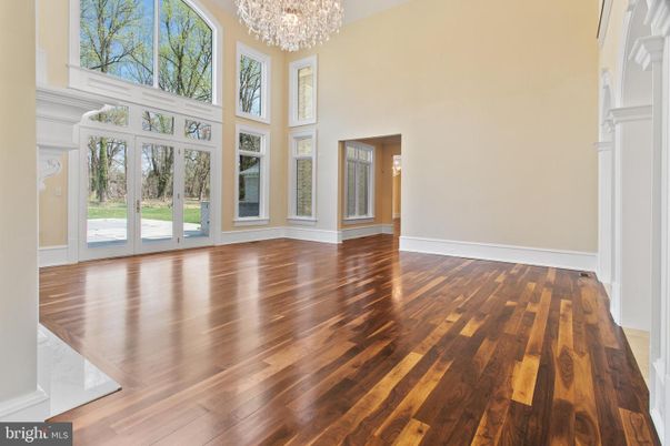 Chandelier, Empty room, Interior, Wood Texture Flooring