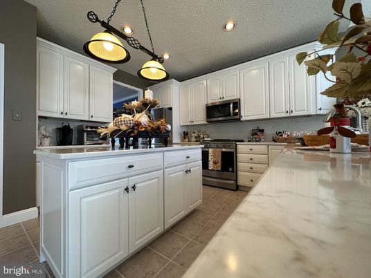 Interior, Kitchen, Pendant Lights, Recessed Lighting