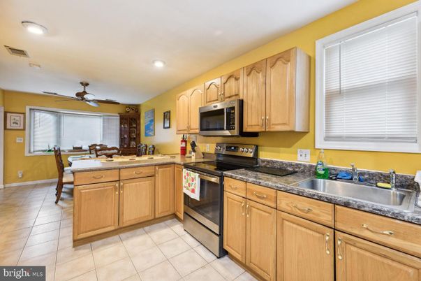 Dining room, Interior, Kitchen, Recessed Lighting