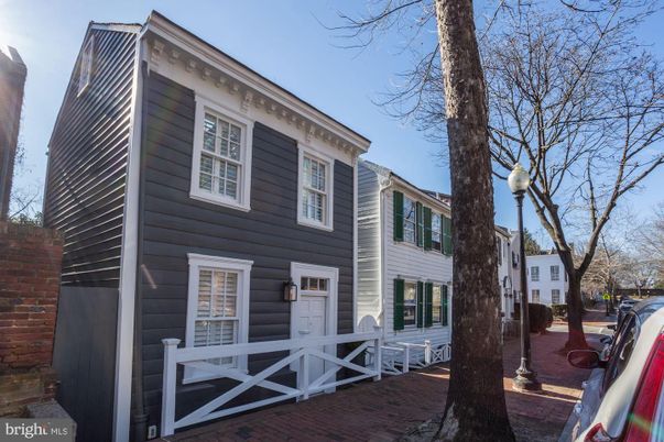Exterior, Facade, None