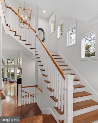 Interior, Pendant Lights, Recessed Lighting, Wood Texture Flooring