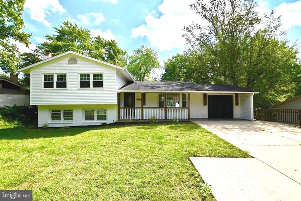 Attached, Backyard, Exterior, Facade, Split Level