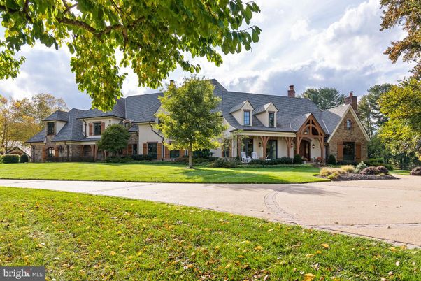 Backyard, Exterior, Facade, French Provincial