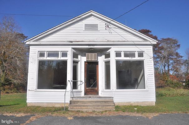 Exterior, Facade, None