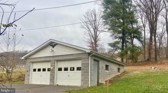 Detached Garage, Exterior