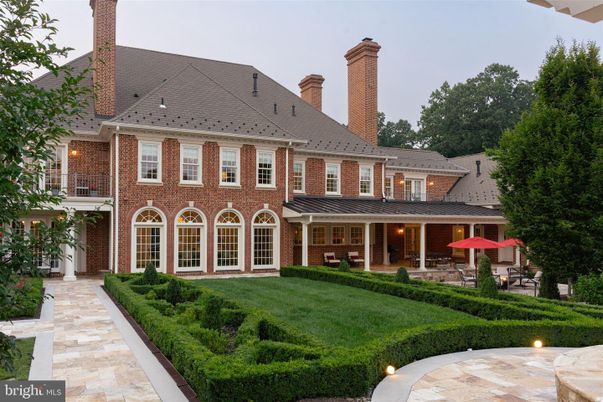 Backyard, Exterior, Facade, Brick Facade, Georgian
