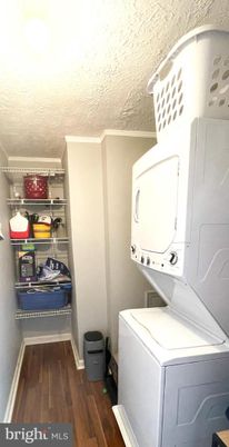 Interior, Utility Closets, Washer, Wood Texture Flooring