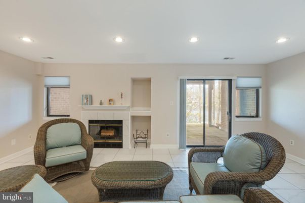 Fireplace, Interior, Living room, Recessed Lighting
