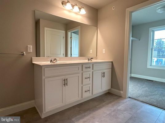 Bathroom, Dual Sink Vanities, Interior