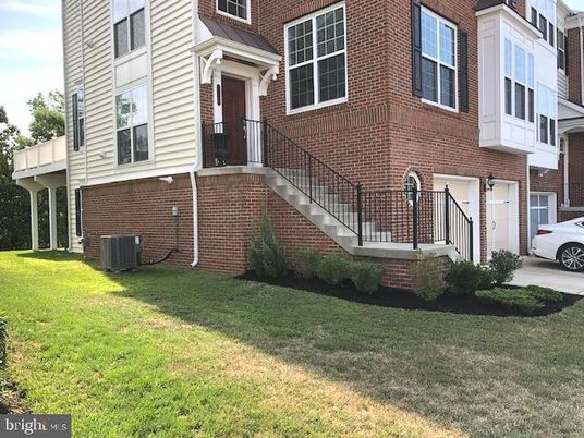 Exterior, Facade, Brick Facade, Rowhouse