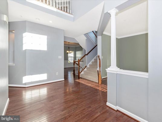 Interior, Pendant Lights, Recessed Lighting, Wood Texture Flooring